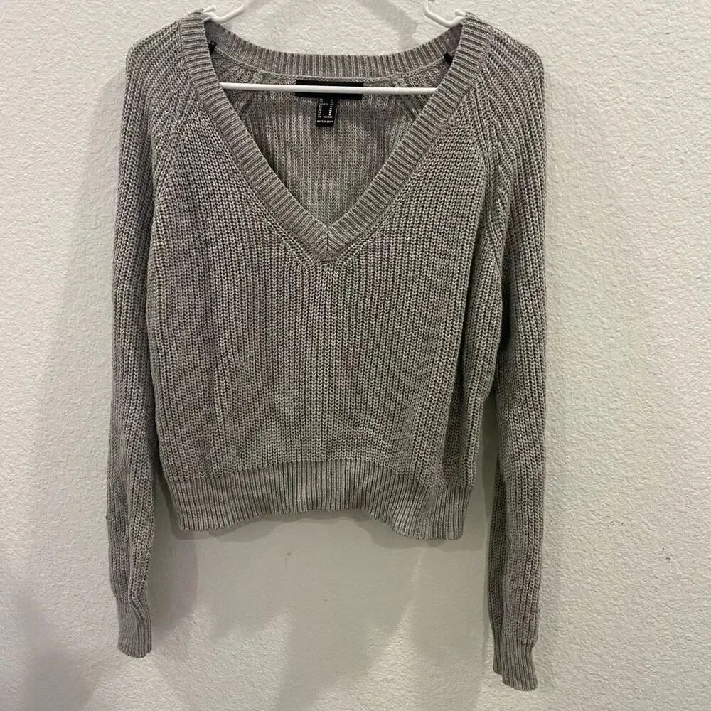 Forever 21 Gray Sweater Size M